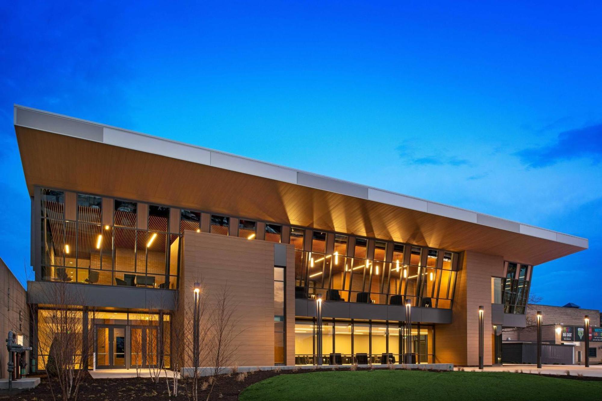 Delta Hotels By Marriott Muskegon Convention Center Exterior foto